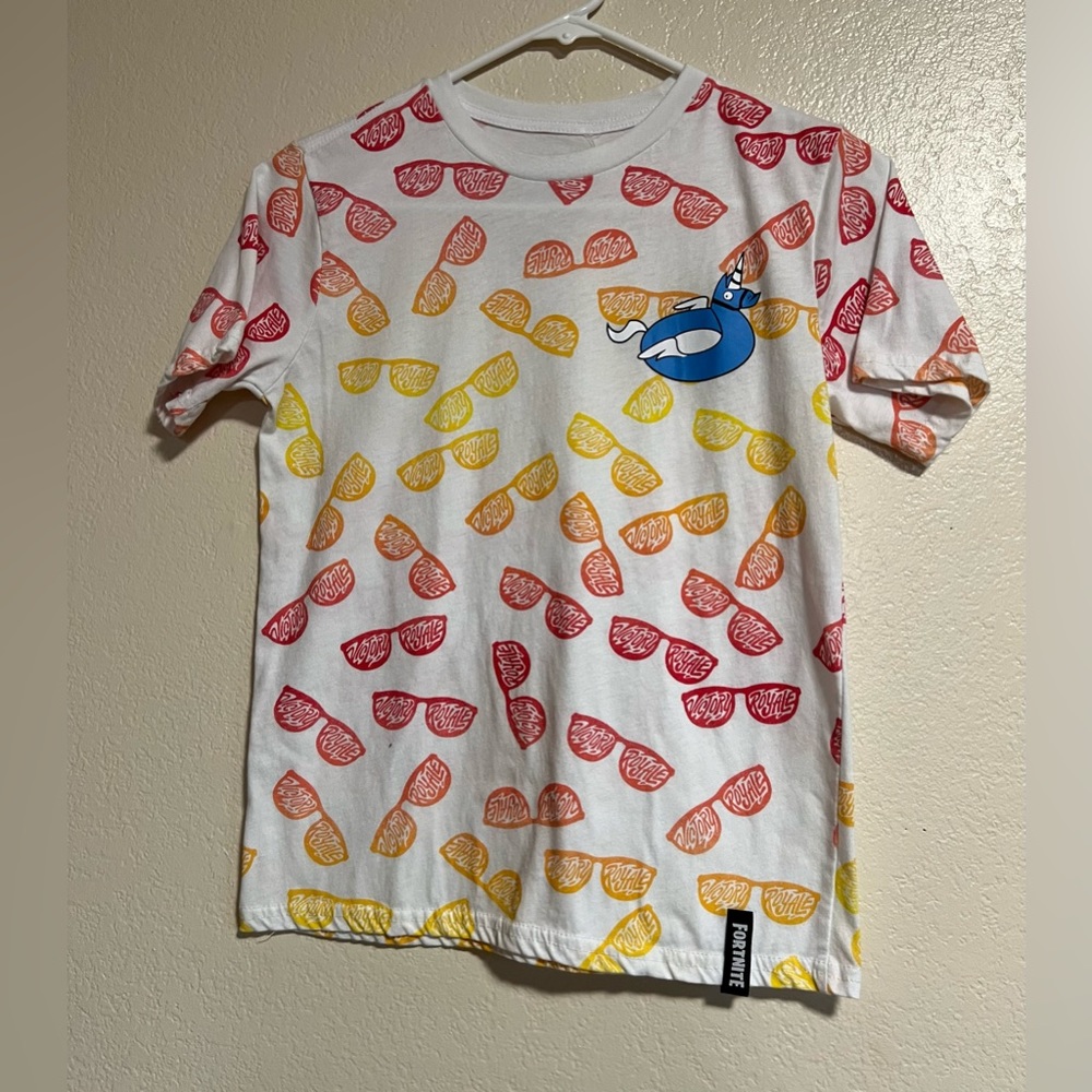 T-Shirt￼ Fortnite Victory Royale Boys Graphic , Size￼ L (10-12) Unisex